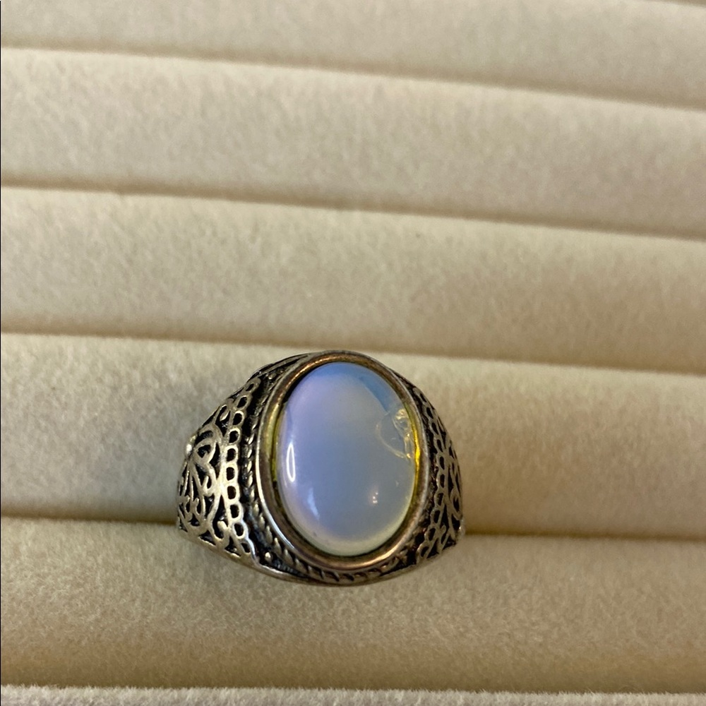Vintage Filigree Ring with Opalescent Stone